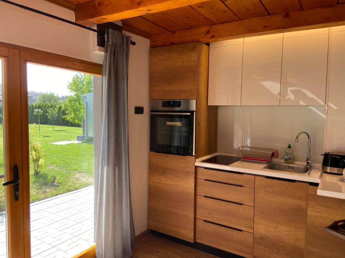 Petrovaradin Chalet โนวีซาด ภายนอก รูปภาพ