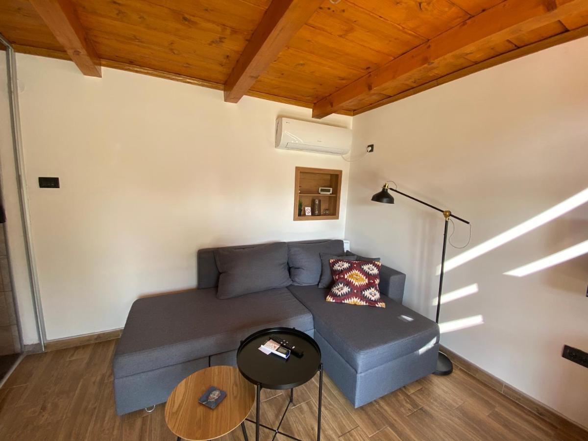 Petrovaradin Chalet โนวีซาด ภายนอก รูปภาพ