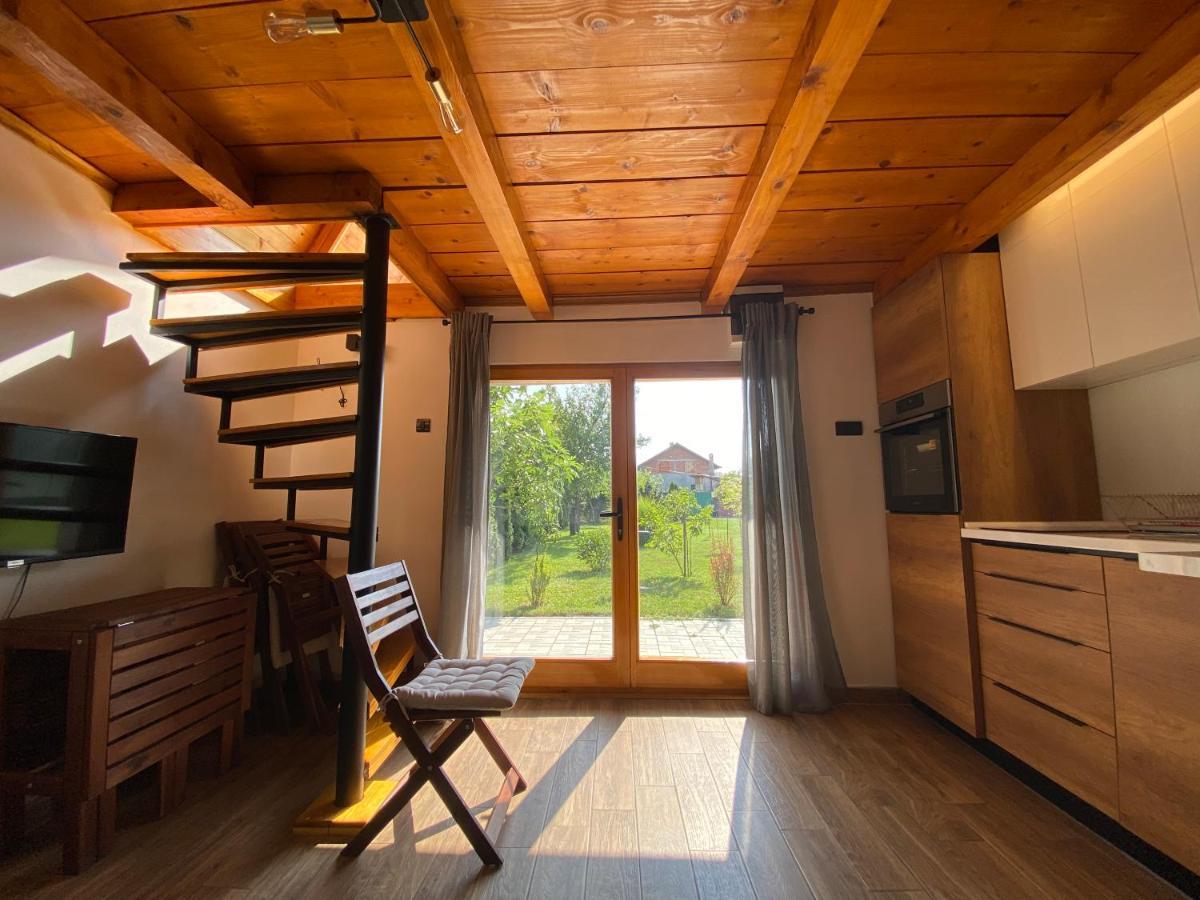 Petrovaradin Chalet โนวีซาด ภายนอก รูปภาพ
