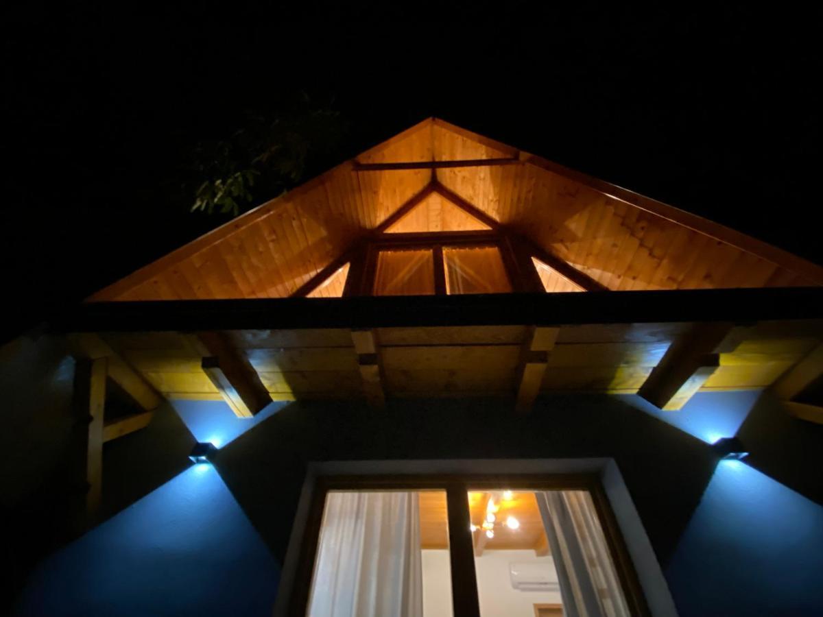 Petrovaradin Chalet โนวีซาด ภายนอก รูปภาพ