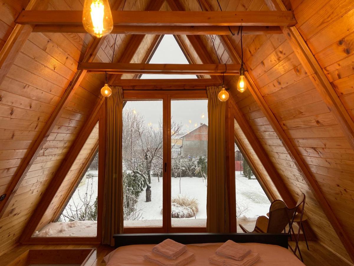 Petrovaradin Chalet โนวีซาด ภายนอก รูปภาพ